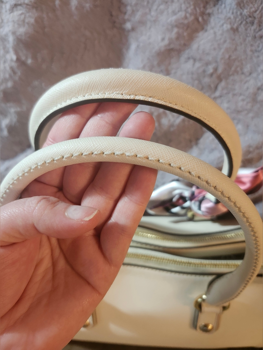 Henri Bendel Off White Saffiano Leather Structured Dual Handle Tote W Strap, EUC - Picture 9 of 16